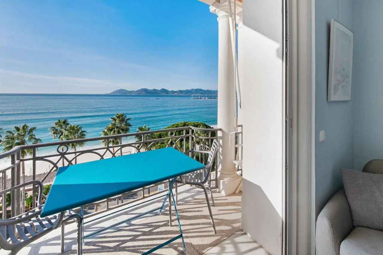 Palais Miramar - Suite Blue Room - Vue Mer -Croisette Emplacement Unique - 20M Plage - Wifi - Clim Cannes 0*,  Francja